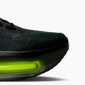Vomero Premium Black Volt